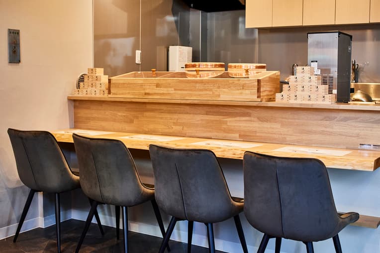 鮨 はくと 店内